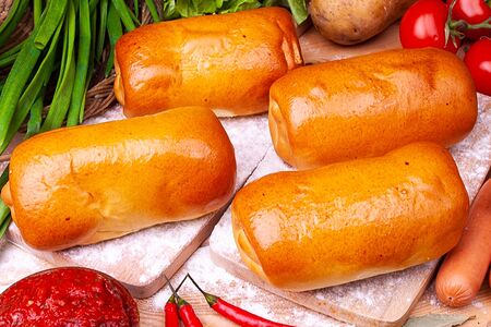 Хот-дог с докторской сосиской и картофелем