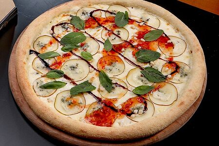 С грушей и голубым сыром