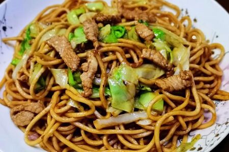 Жареная лапша со свиными нитями