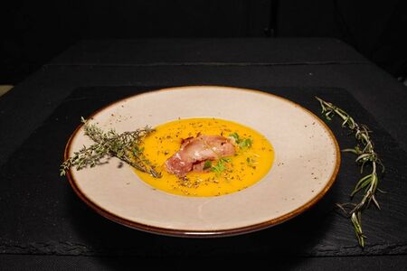 Сырный крем-суп с беконом