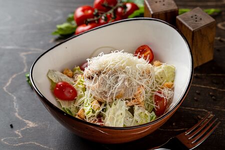 Салат А-ля Цезарь с курицей