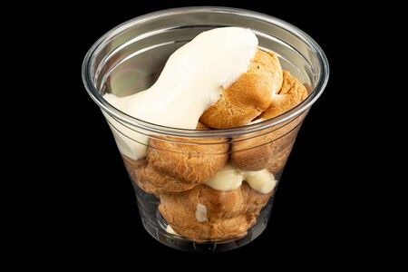 Профитроли в белом соусе