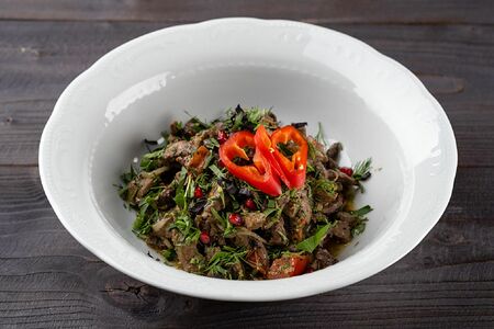 Теплый салат с нежной телятиной