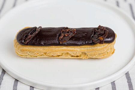 Эклер Шоколадный