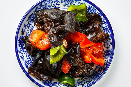 Черные древесные грибы