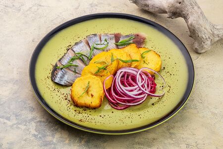 Ломтики селедки 