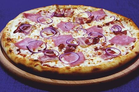 Пицца Бекон-лук
