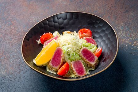 Цезарь с тунцом