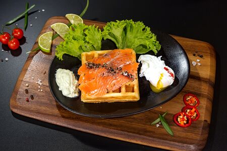 Вафля с лососем