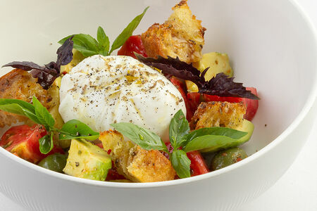 Салат Панцанелла с трюфельной бурратой