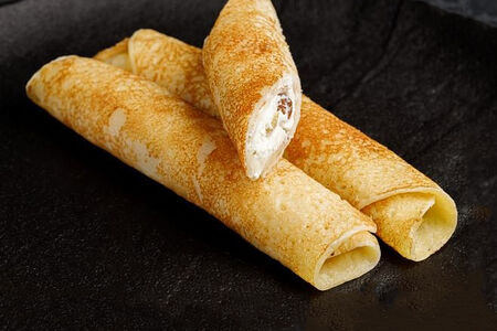 Блинчики с творогом и изюмом