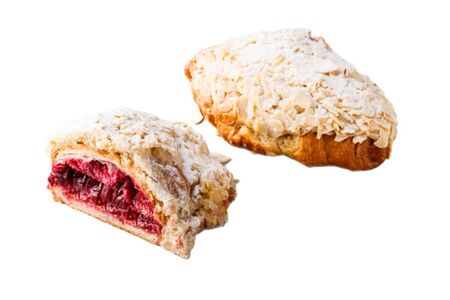 Круассан Королевский с вишней