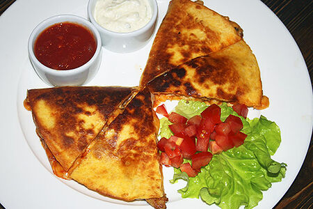 Кесадилья с курицей