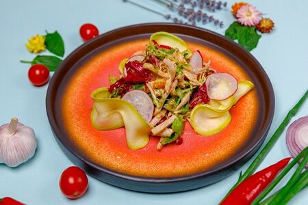 Цукини с курицей в кунжутном соусе