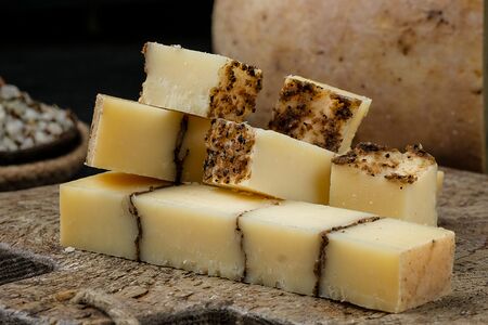 Пикколо твердый с трюфелем