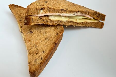 Тост с ветчиной и сыром