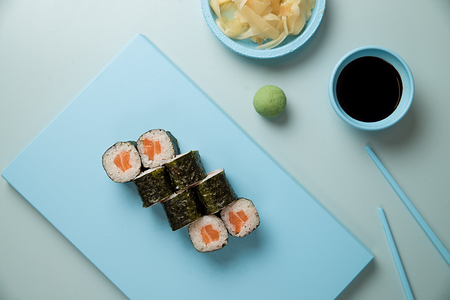 Хосомаки с лососем