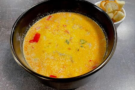 Сливочный суп с курицей и грибами