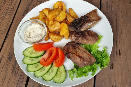 Язык cвинoй гриль