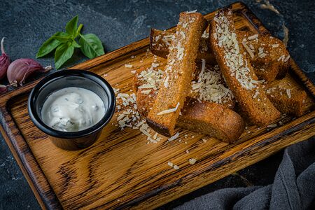 Гренки из бородинского хлеба