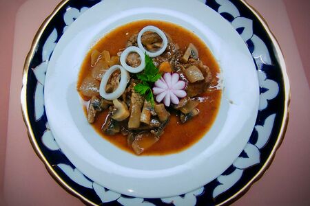 Говядина с грибами