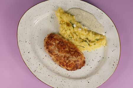 Котлета рыбная с картофельным пюре