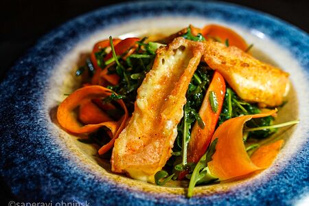 Микс с жареным сулугуни