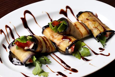 Рулетики из баклажанов