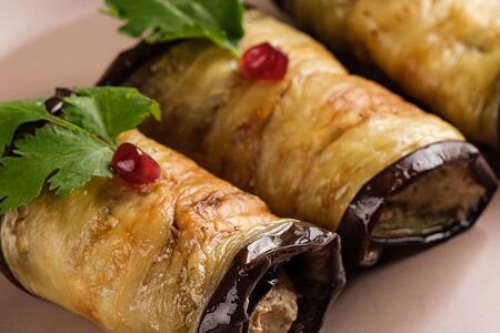 Рулетики из баклажана с начинкой из грецких орехов