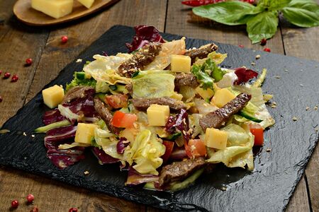 Салат с телятиной