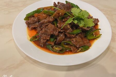 Жареная говядина с острым перцем