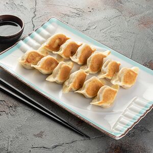 Пельмени жареные из говядины 牛肉煎饺
