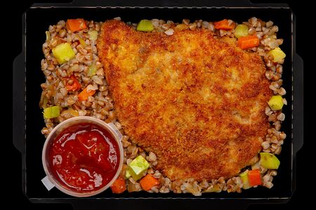 Шницель куриный с гречкой