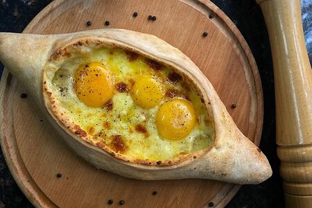 Хачапури по-аджарски большой