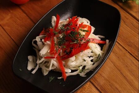 Салат из свежей капусты с перцем