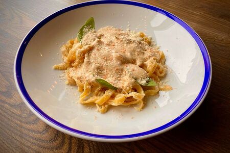 Домашняя лапша с муссом карбонара