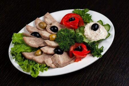 Язык с хреном