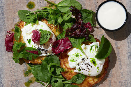 Драники с яйцом пашот