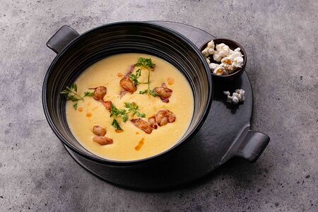 Кукурузный крем-суп с креветками