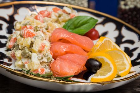 Салат Оливье с семгой