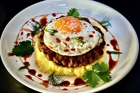 Бифштекс с картофельным пюре 