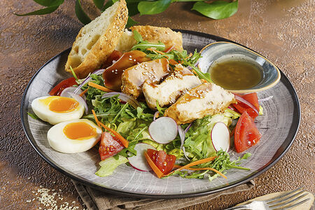 Салат в азиатском стиле