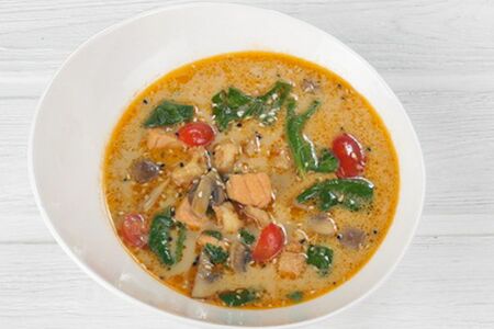 Азиатский с лососем и креветками