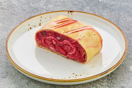 Вишнёвый штрудель