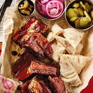 Рёбра BBQ для голодного одного