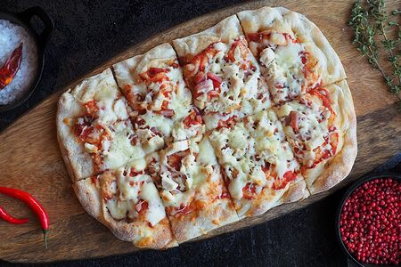 Пицца С курицей и беконом