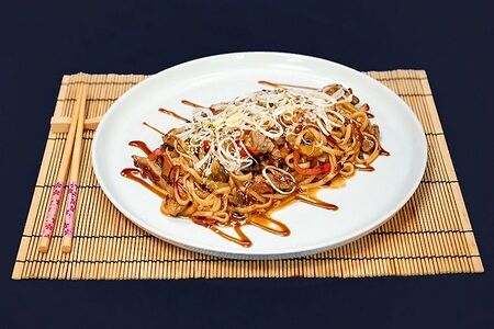 Удон со свининой