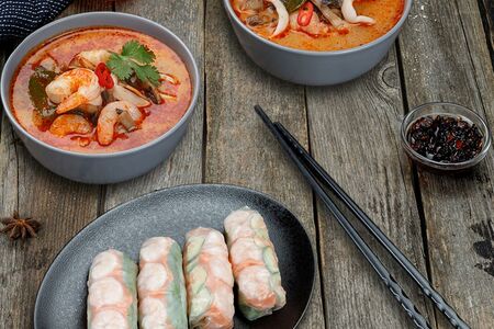 Набор: том ям (2 шт.), фреш-ролл (4 шт.)