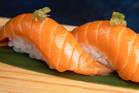 Суши Лосось