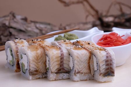 Ролл Унаги маки